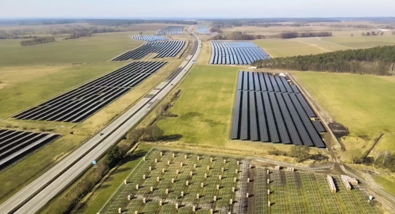 5001拉斯维加斯光伏70MW异质结组件闪耀欧洲，全球化战略迈入新纪元